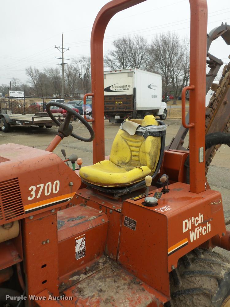 image for item DB2892 2000 Ditch Witch 3700 trencher