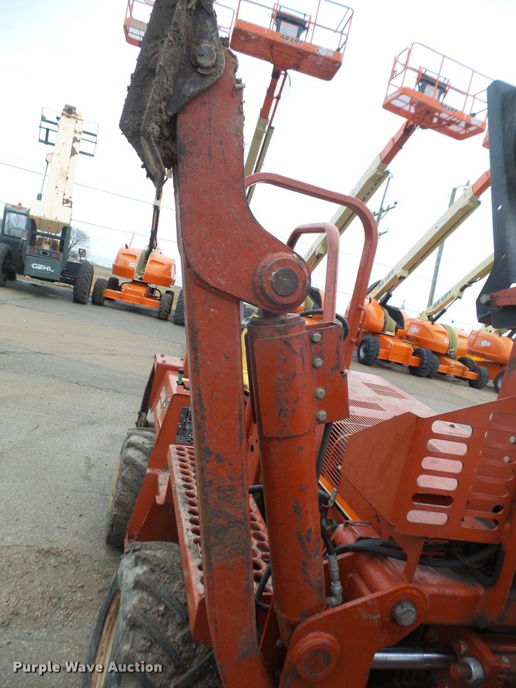 image for item DB2892 2000 Ditch Witch 3700 trencher