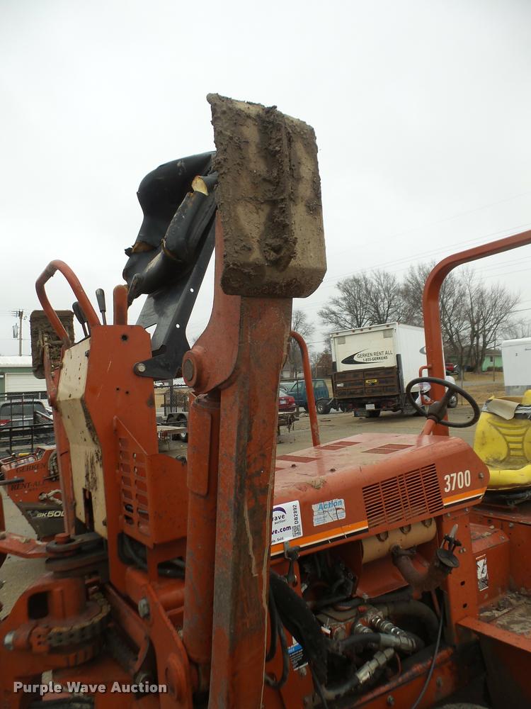 image for item DB2892 2000 Ditch Witch 3700 trencher