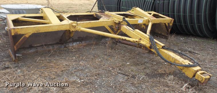 image for item DB2900 Bee Gee 1800 box blade