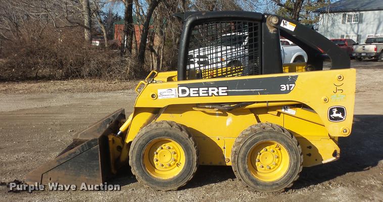 image for item DB2908 2006 John Deere 317 skid steer