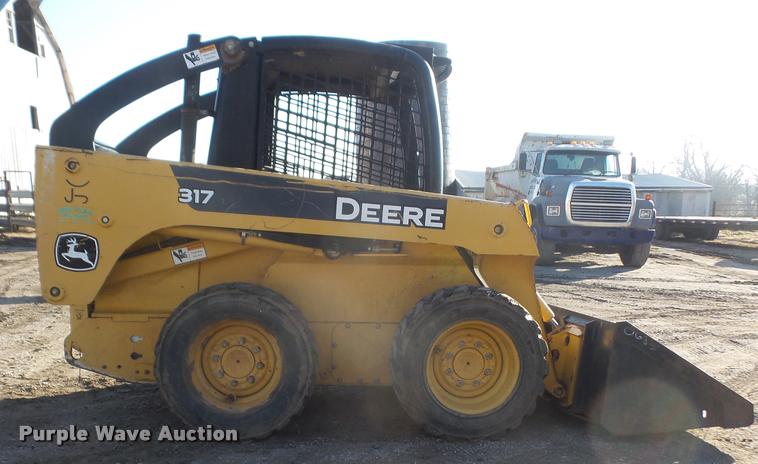 image for item DB2908 2006 John Deere 317 skid steer