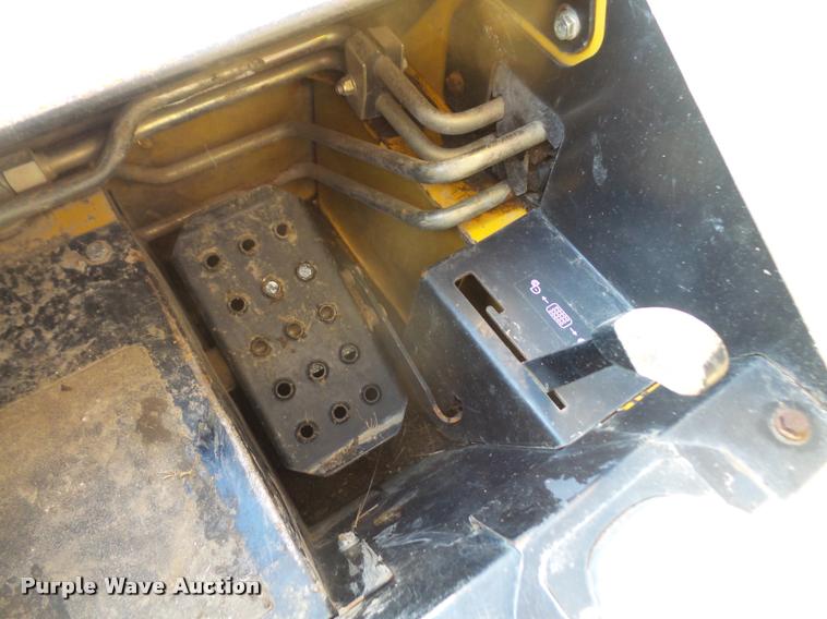image for item DB2908 2006 John Deere 317 skid steer