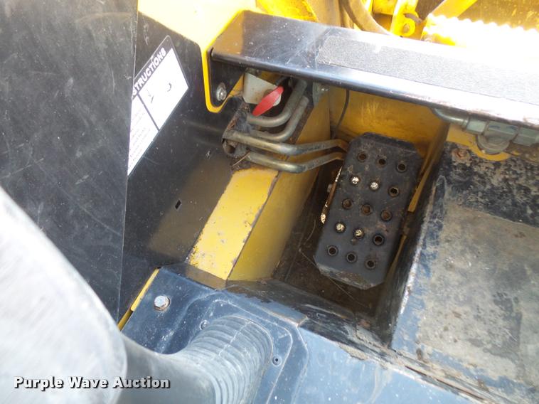 image for item DB2908 2006 John Deere 317 skid steer