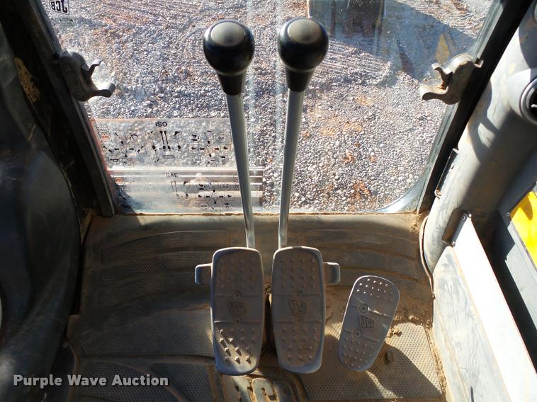 image for item DB4660 2006 JCB JS220LC excavator