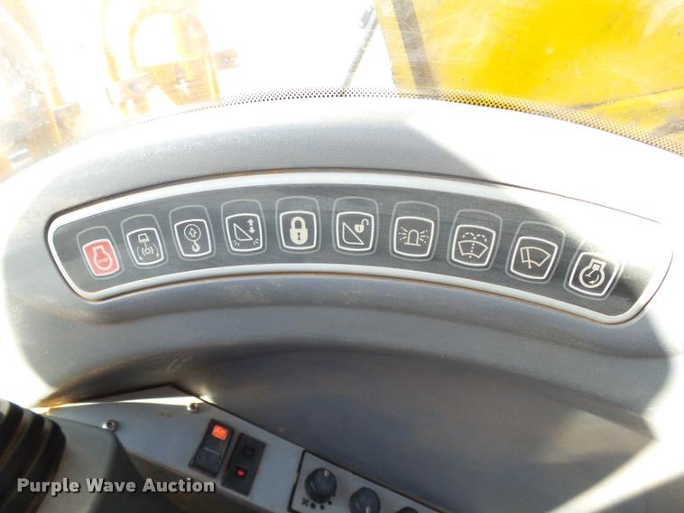 image for item DB4660 2006 JCB JS220LC excavator