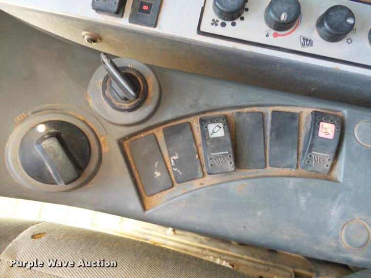 image for item DB4660 2006 JCB JS220LC excavator