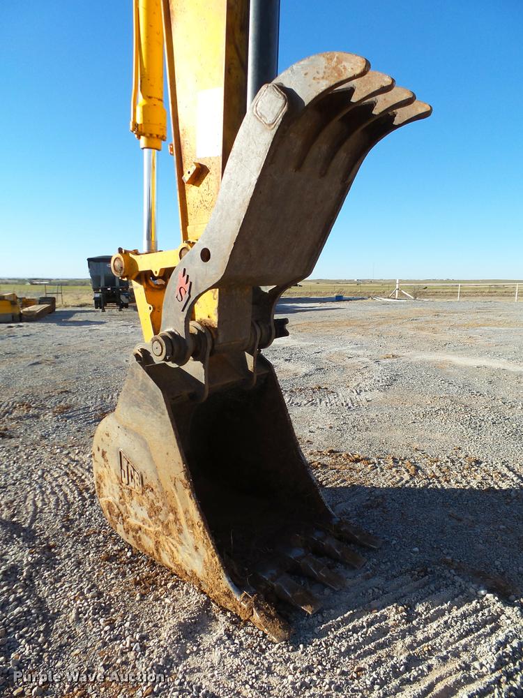 image for item DB4660 2006 JCB JS220LC excavator