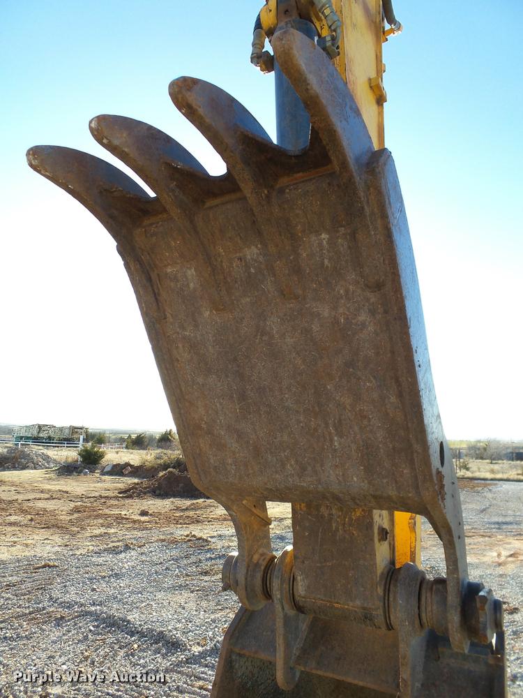 image for item DB4660 2006 JCB JS220LC excavator