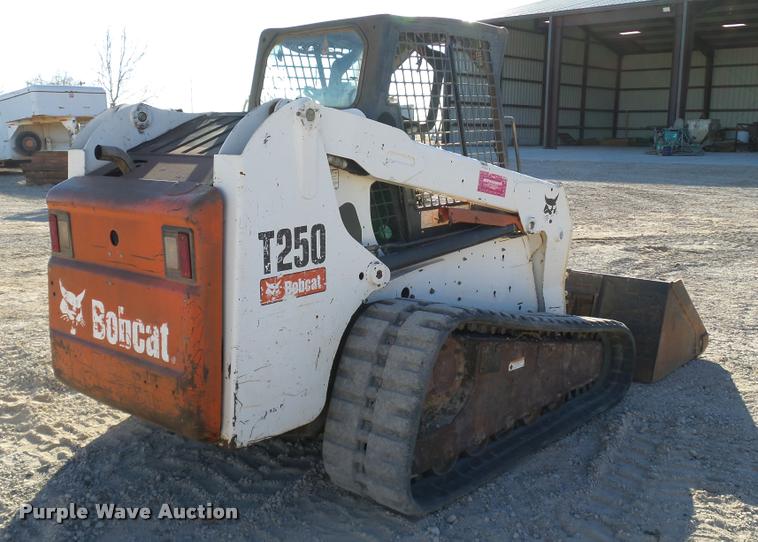 image for item DB4662 2007 Bobcat T250 skid steer