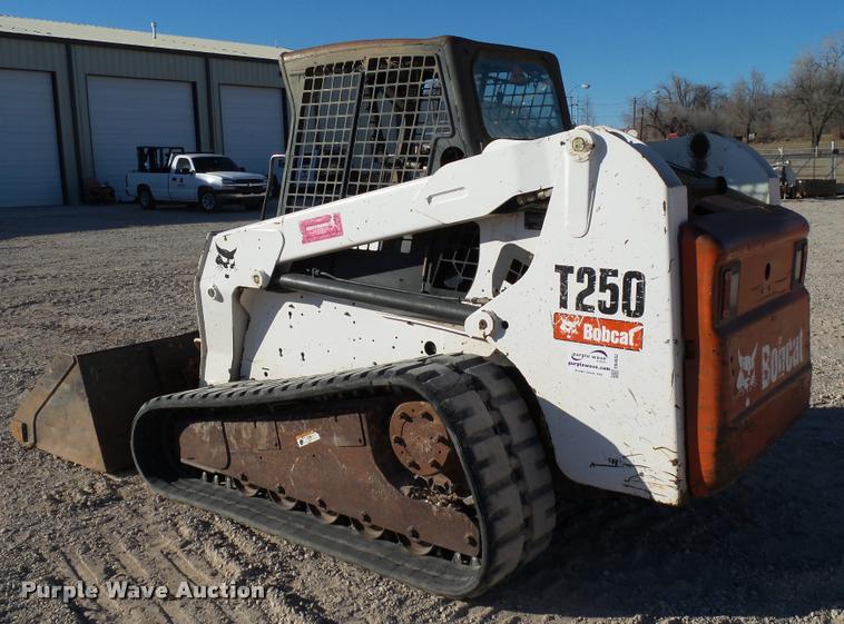 image for item DB4662 2007 Bobcat T250 skid steer