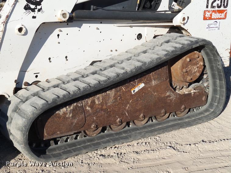 image for item DB4662 2007 Bobcat T250 skid steer