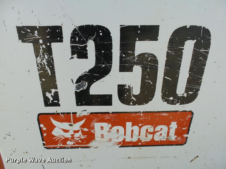 image for item DB4662 2007 Bobcat T250 skid steer