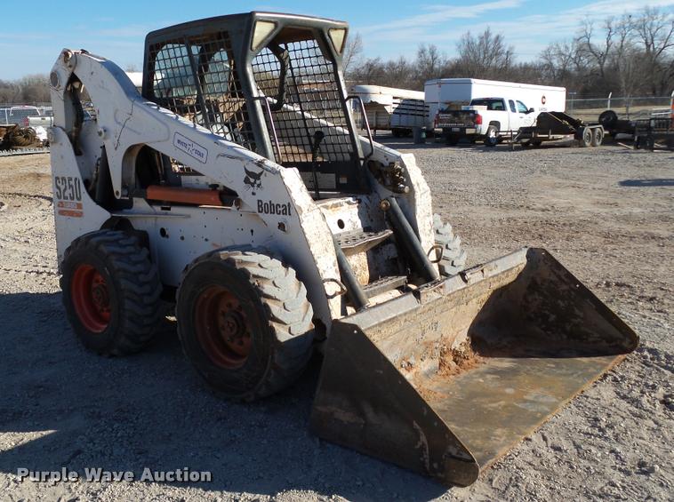 image for item DB4663 2005 Bobcat S250 skid steer