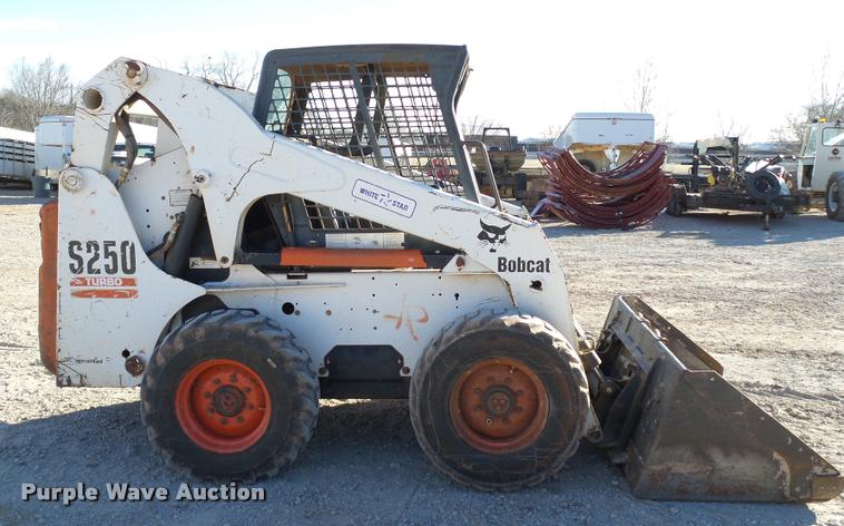 image for item DB4663 2005 Bobcat S250 skid steer