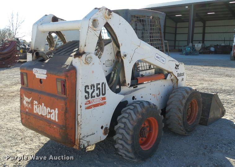 image for item DB4663 2005 Bobcat S250 skid steer