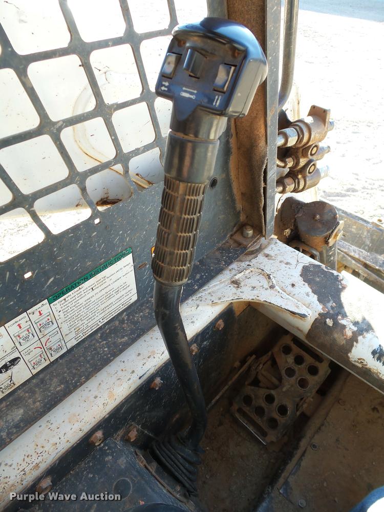 image for item DB4663 2005 Bobcat S250 skid steer