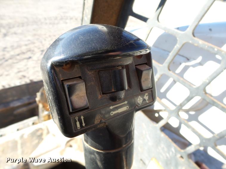 image for item DB4663 2005 Bobcat S250 skid steer