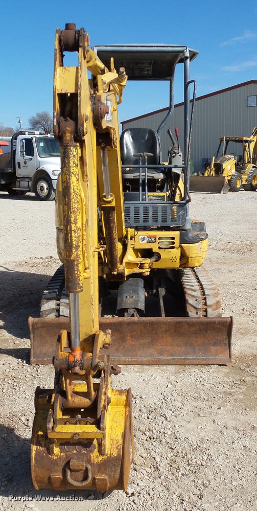 image for item DB4664 2005 John Deere 27C ZTS compact excavator