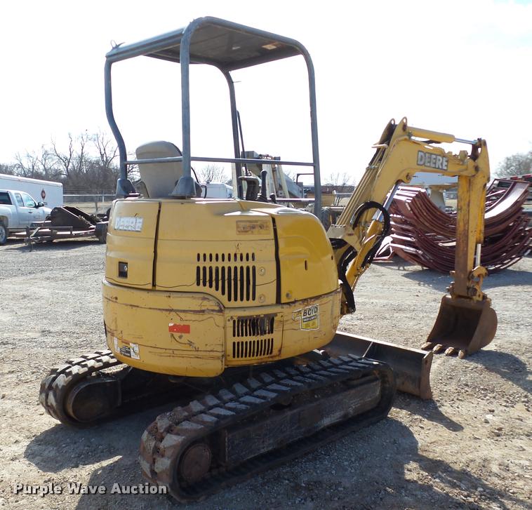 image for item DB4664 2005 John Deere 27C ZTS compact excavator