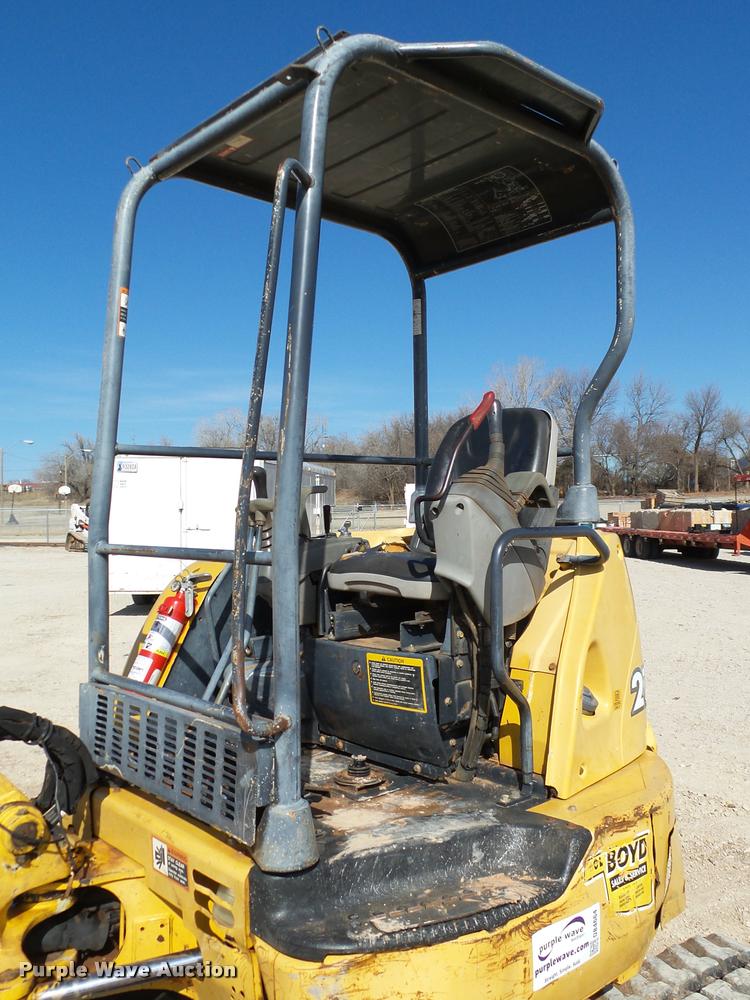 image for item DB4664 2005 John Deere 27C ZTS compact excavator