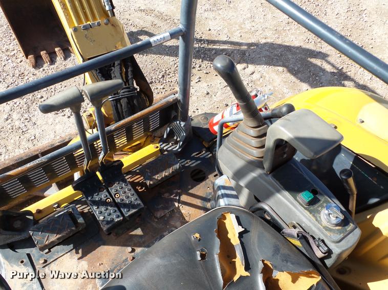 image for item DB4664 2005 John Deere 27C ZTS compact excavator