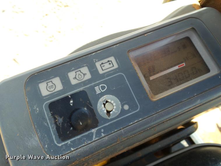 image for item DB4664 2005 John Deere 27C ZTS compact excavator