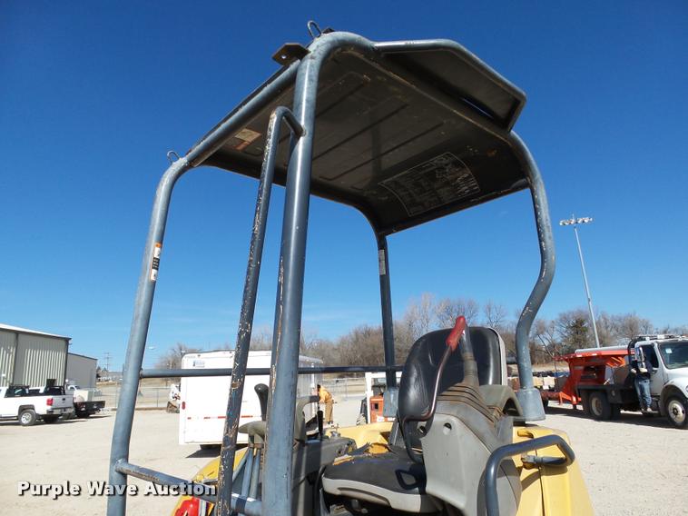 image for item DB4664 2005 John Deere 27C ZTS compact excavator