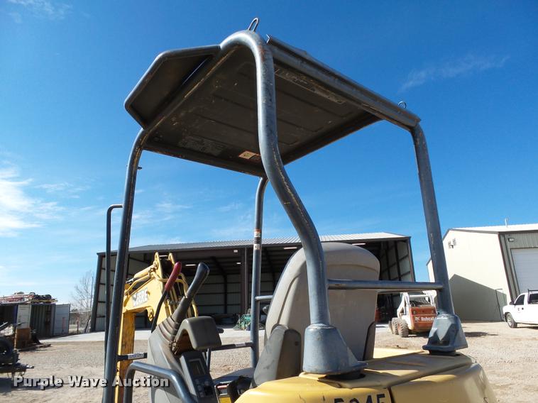 image for item DB4664 2005 John Deere 27C ZTS compact excavator