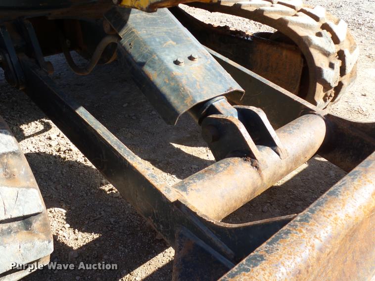 image for item DB4664 2005 John Deere 27C ZTS compact excavator