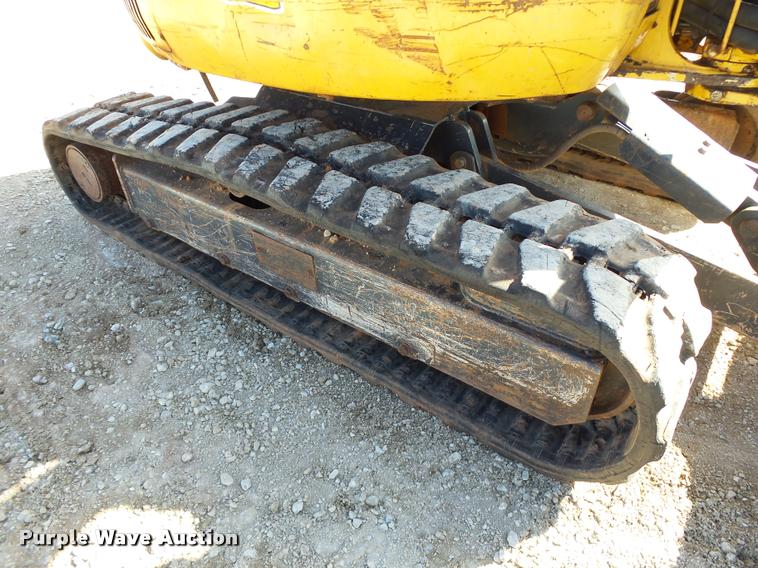 image for item DB4664 2005 John Deere 27C ZTS compact excavator