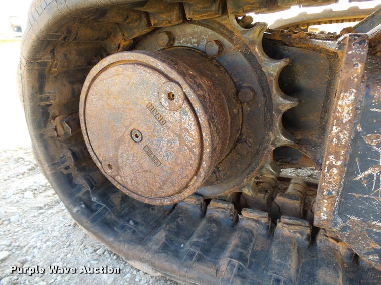 image for item DB4664 2005 John Deere 27C ZTS compact excavator