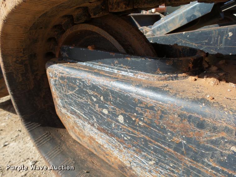 image for item DB4664 2005 John Deere 27C ZTS compact excavator