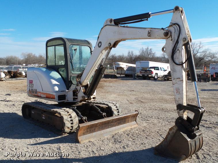 image for item DB4665 2006 Bobcat 337G compact excavator