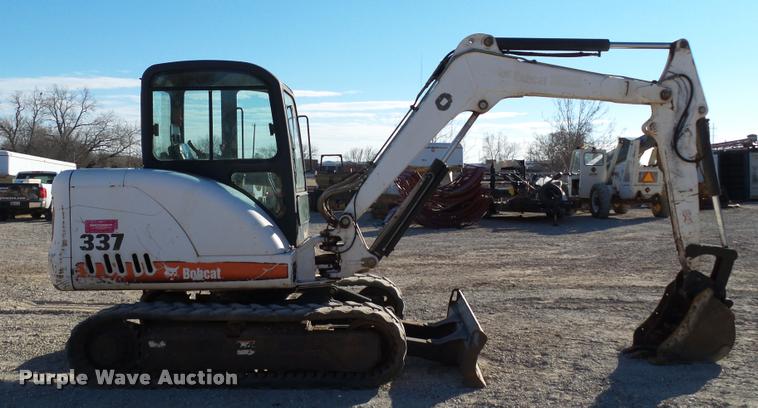 image for item DB4665 2006 Bobcat 337G compact excavator