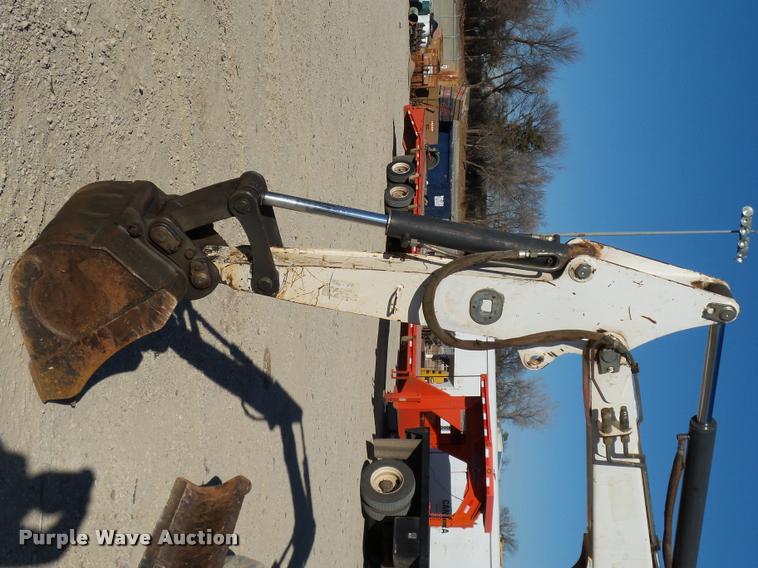 image for item DB4665 2006 Bobcat 337G compact excavator