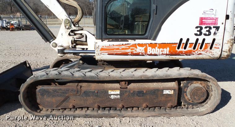image for item DB4665 2006 Bobcat 337G compact excavator
