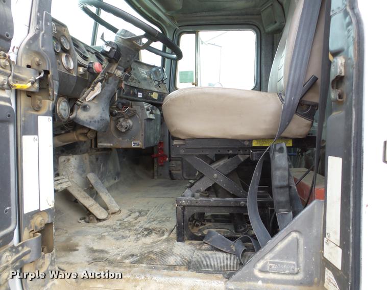 image for item DB5427 1998 Mack RD690S ready mix truck