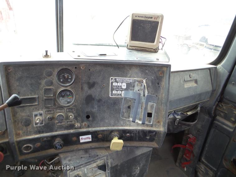 image for item DB5427 1998 Mack RD690S ready mix truck