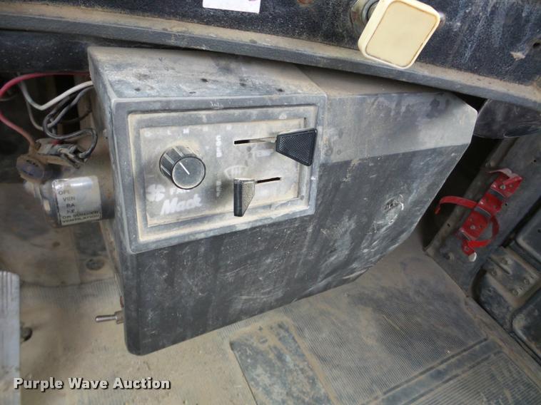 image for item DB5427 1998 Mack RD690S ready mix truck