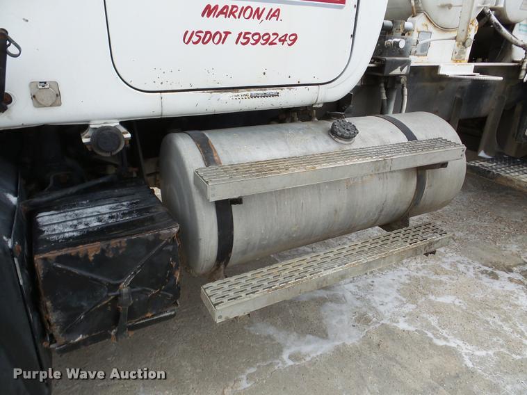 image for item DB5427 1998 Mack RD690S ready mix truck