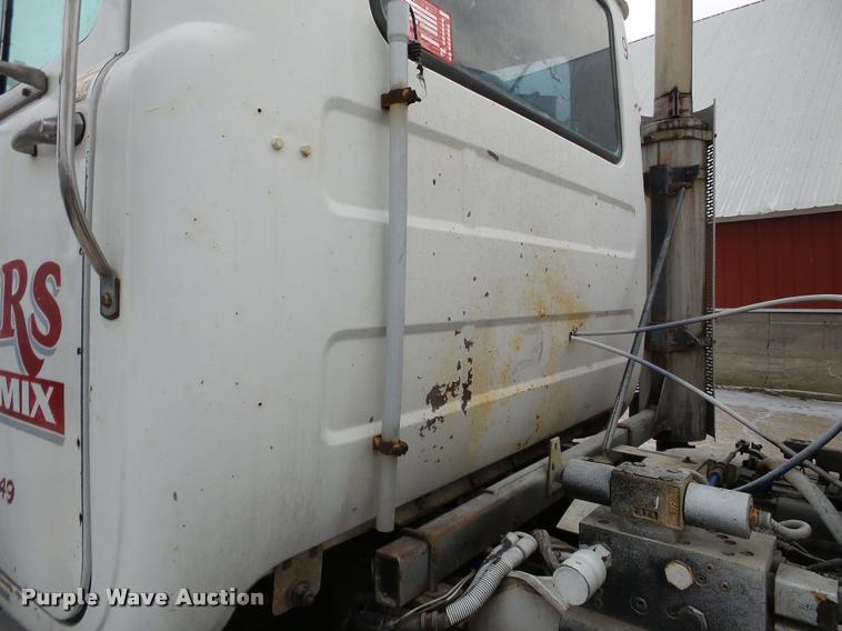 image for item DB5427 1998 Mack RD690S ready mix truck