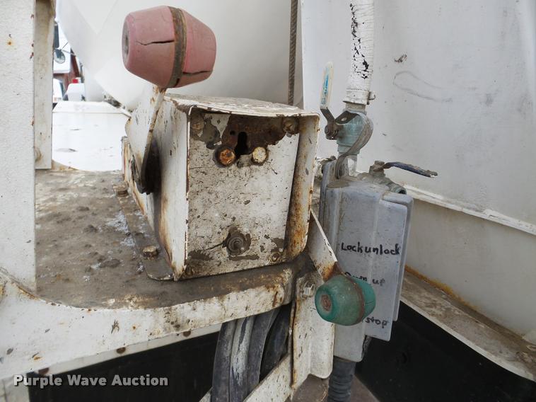 image for item DB5427 1998 Mack RD690S ready mix truck