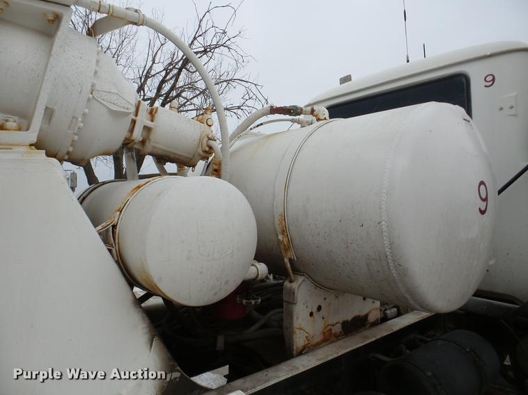 image for item DB5427 1998 Mack RD690S ready mix truck