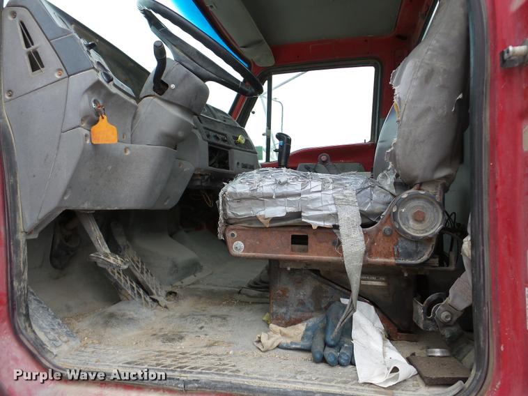 image for item DB5428 1998 Ford LT8511 Louisville 111 ready mix truck