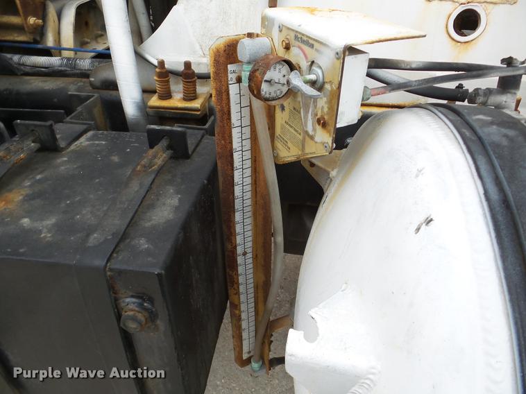 image for item DB5428 1998 Ford LT8511 Louisville 111 ready mix truck