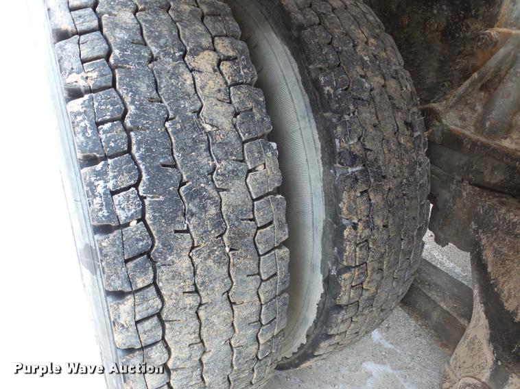 image for item DB5428 1998 Ford LT8511 Louisville 111 ready mix truck