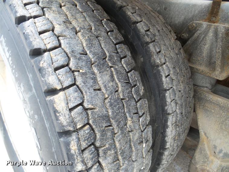 image for item DB5428 1998 Ford LT8511 Louisville 111 ready mix truck