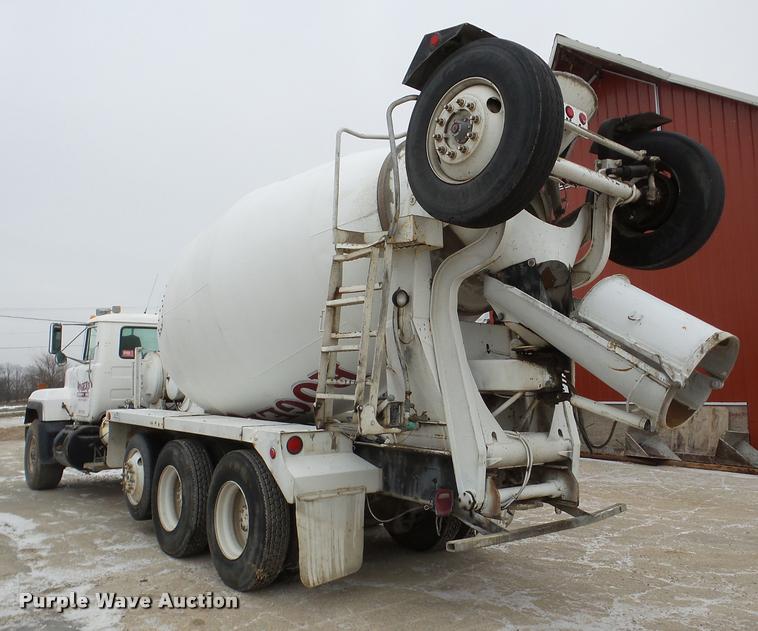 image for item DB5429 1996 Mack RD690S ready mix truck
