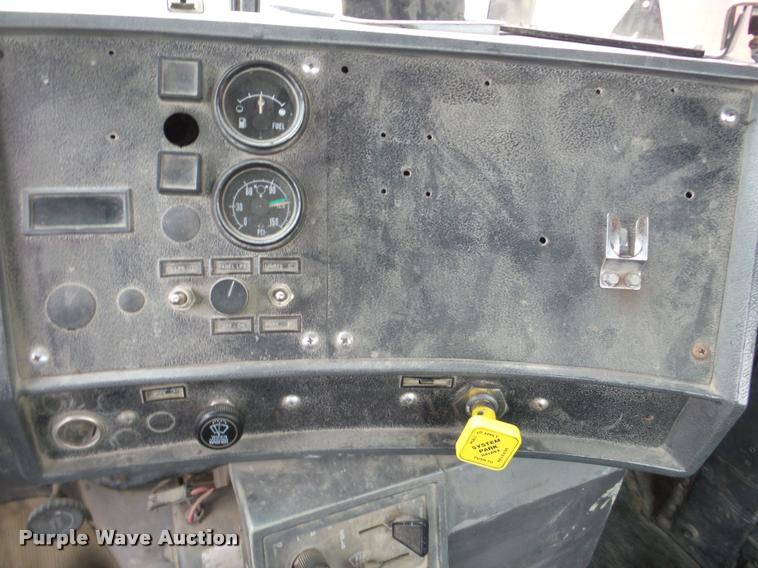 image for item DB5429 1996 Mack RD690S ready mix truck